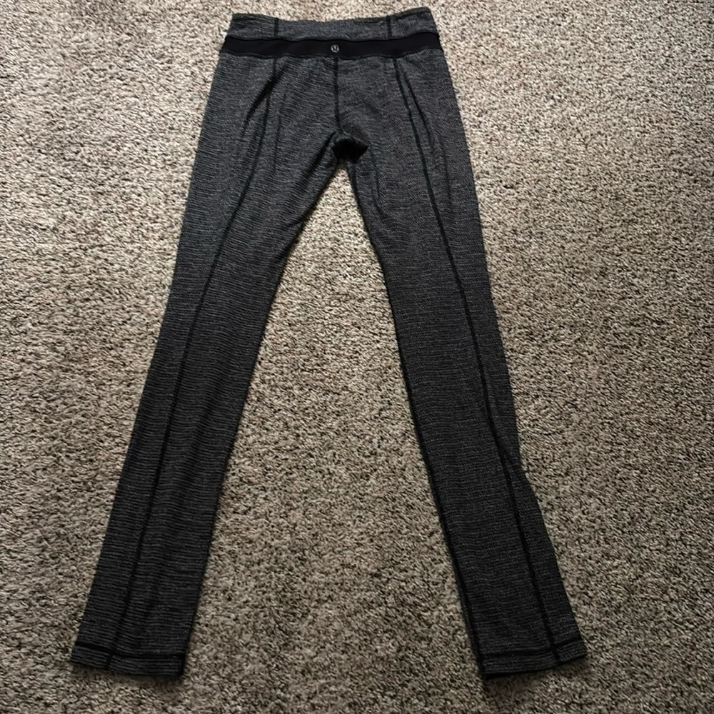 Lululemon gray leggings size 8